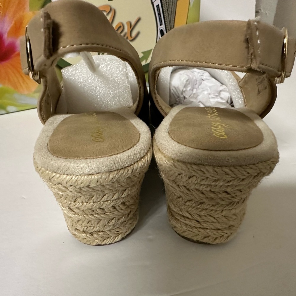 Easy Street Womens Maureen Wedge Sandals  Size 8 - Picture 6 of 7